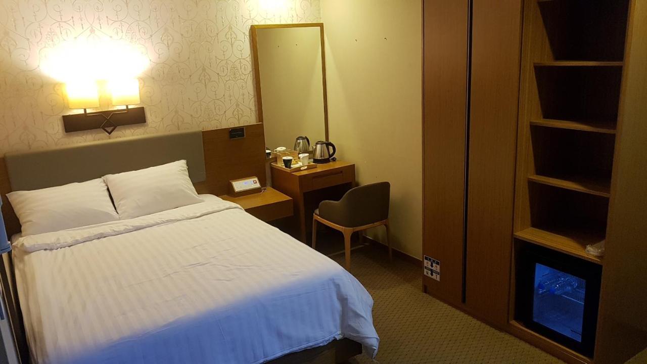 Mohenic Hotel Seoul Myeongdong Exterior photo